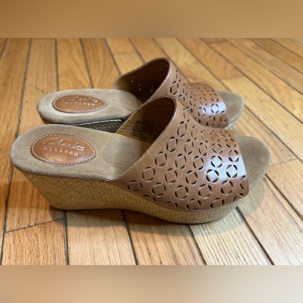 Clarks Caslynn Dylan leather wedge sandal Brown Women’s 7 Office Casual - Picture 3 of 7